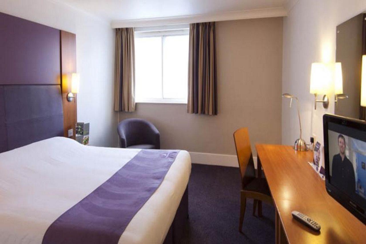 Premier Inn Tring Exterior foto